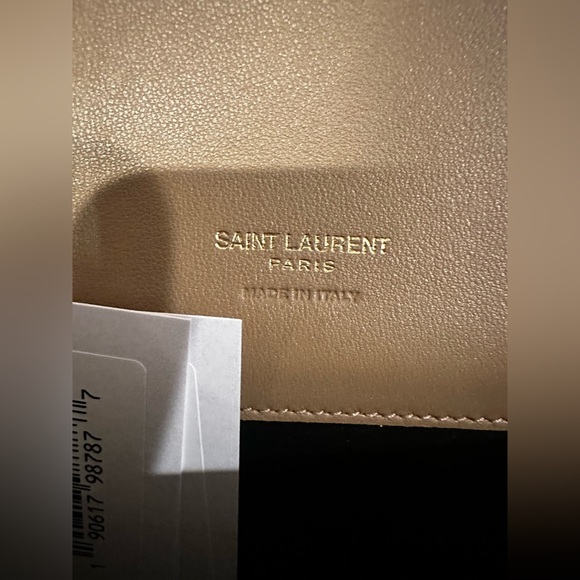 💥💥💥SOLD💥💥💥Yves Saint Laurent Beige Quilted Clutch with Gold Chain - Picture 9 of 15